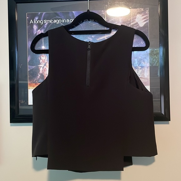 Milly Geometric Crop Tank - Picture 5 of 7